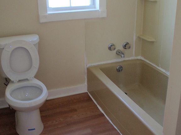 5th image of 422 W Roosevelt St