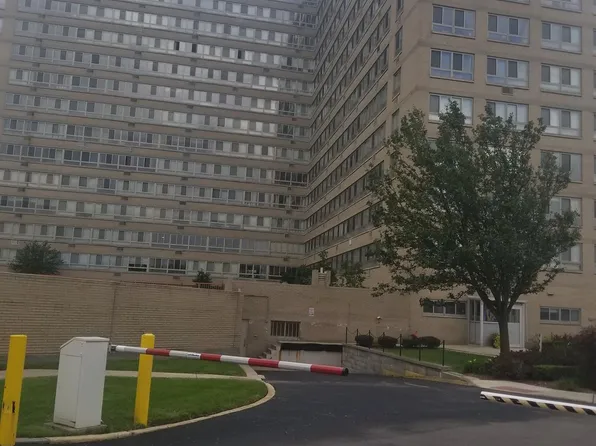 8900 E Jefferson Ave APT 1103, Detroit, MI 48214