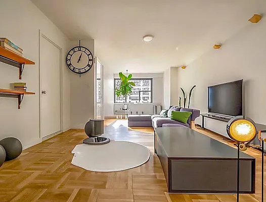 Rented by Manhattan Realty Group | media 1