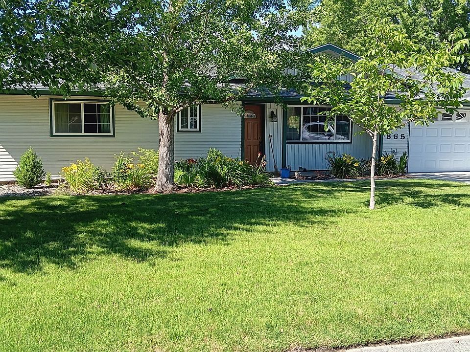 1st image of 865 E Kennedy Ave