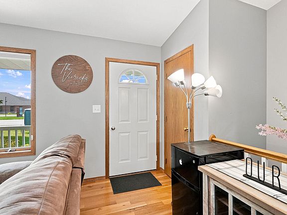 5th image of 437 Holder St