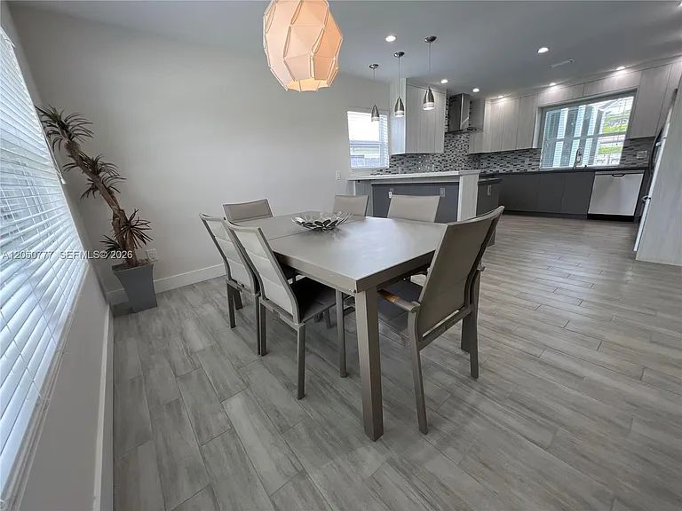 1405 N 46th Ave — Photo 35
