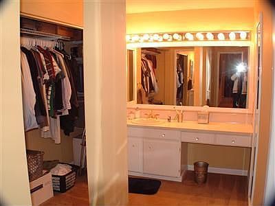 4th image of 19428 Aurora Ave N #104
