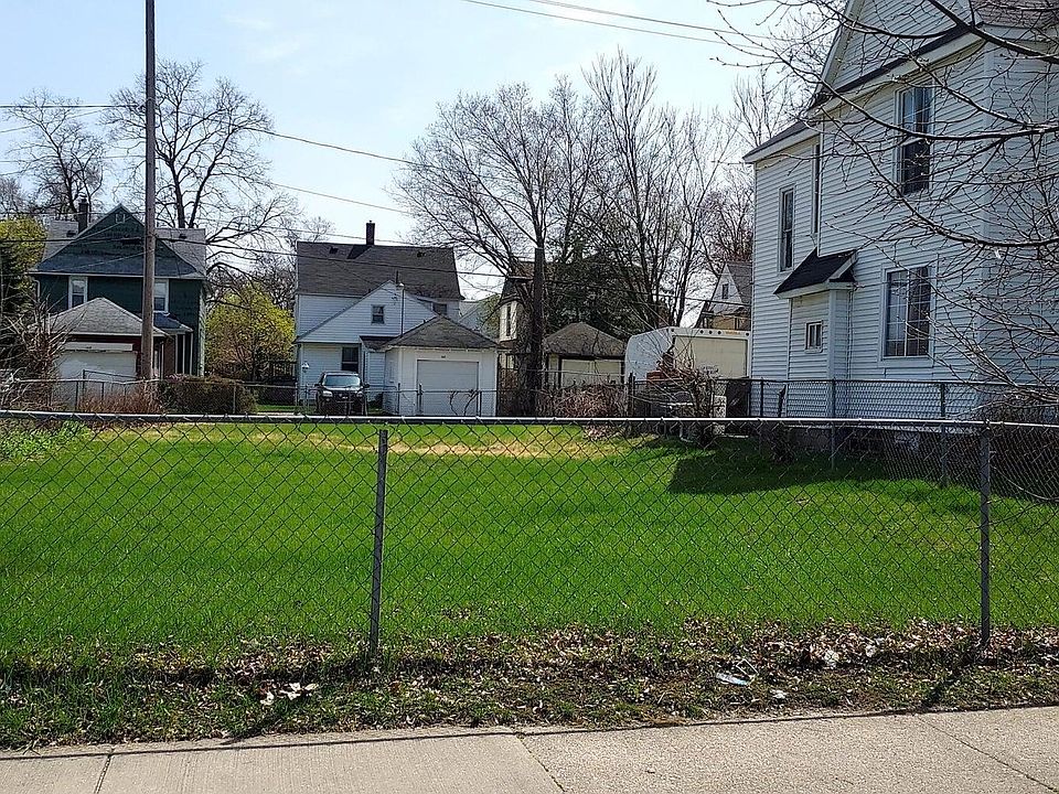 2nd image of 1226 Cass Ave SE