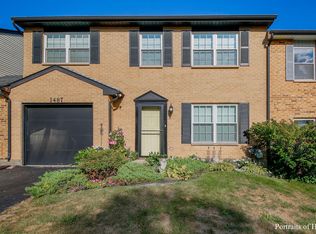 1487 Walnut Cir, Carol Stream, IL 60188