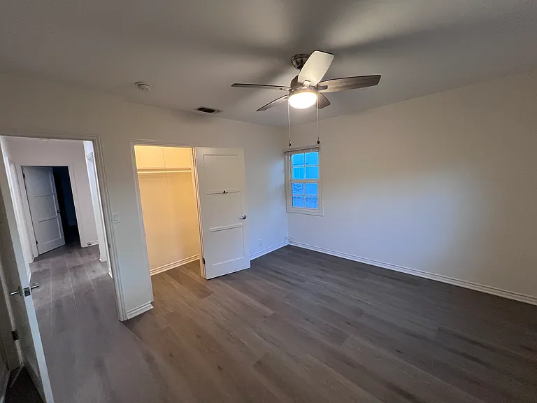 10650 Camarillo St #1 — Photo 13