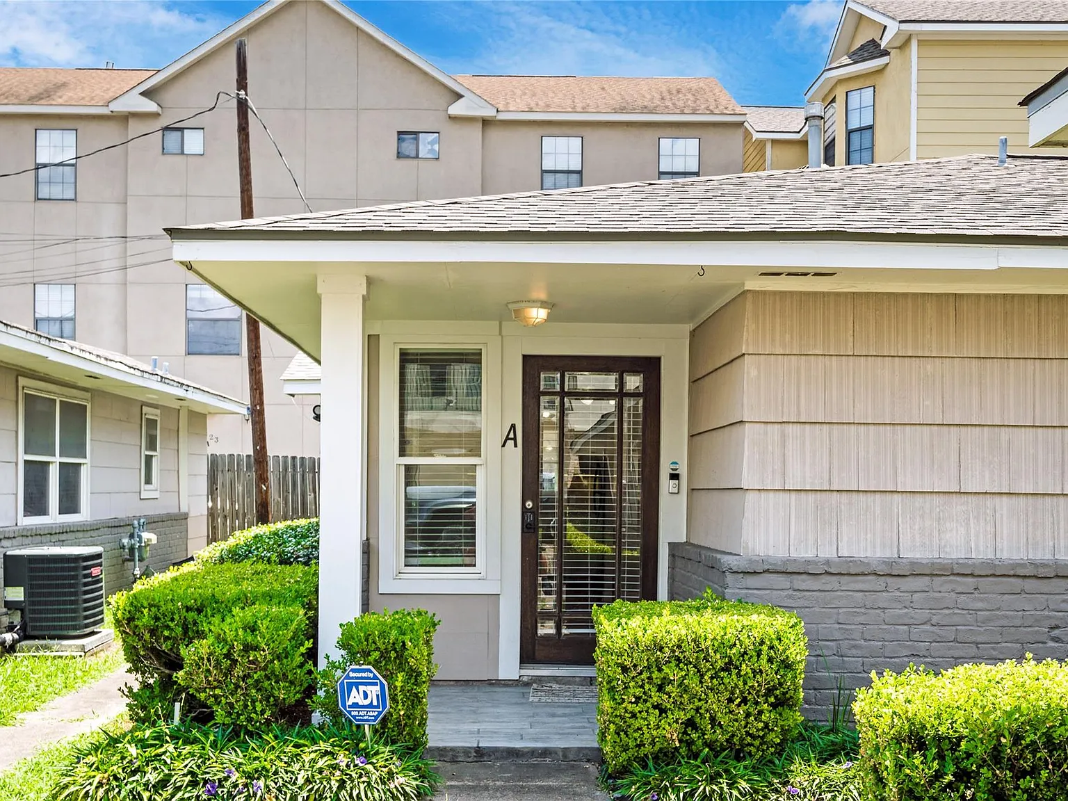 2 bed, 1.0 bath, 730 sqft, $1,850 — Photo 3
