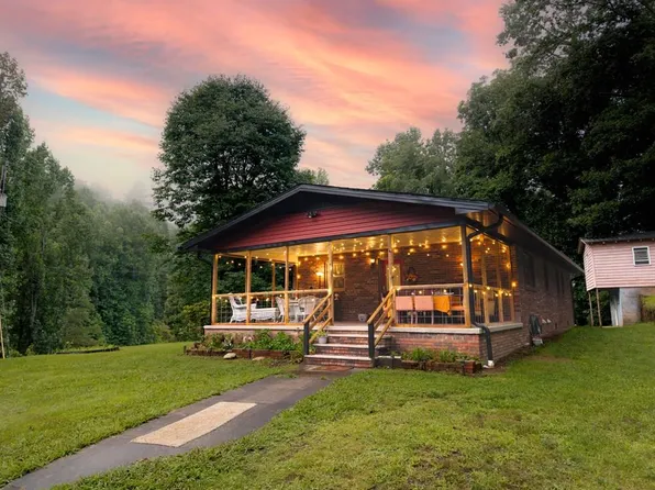 187 Garnet Rd, Sylva, NC 28779