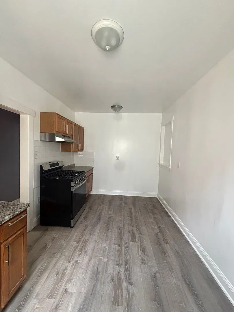 7001 S Aberdeen — Photo 4