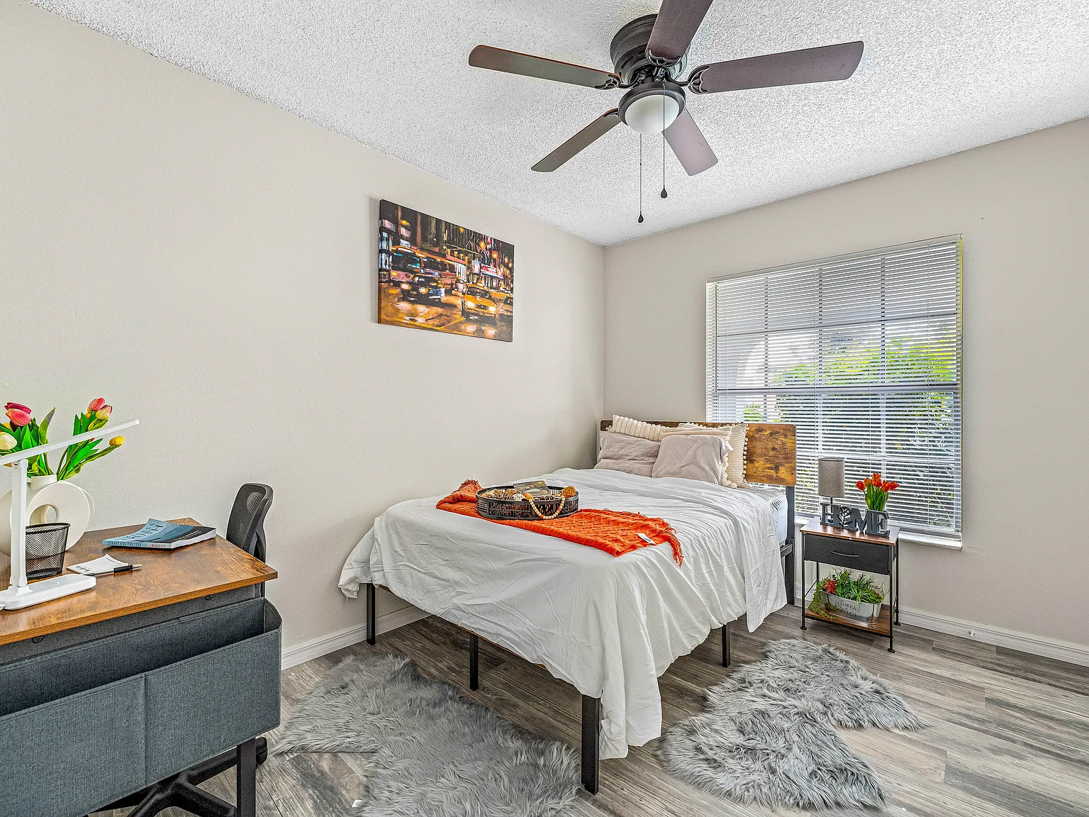 4 bed, 2.0 bath, $953 — Photo 1
