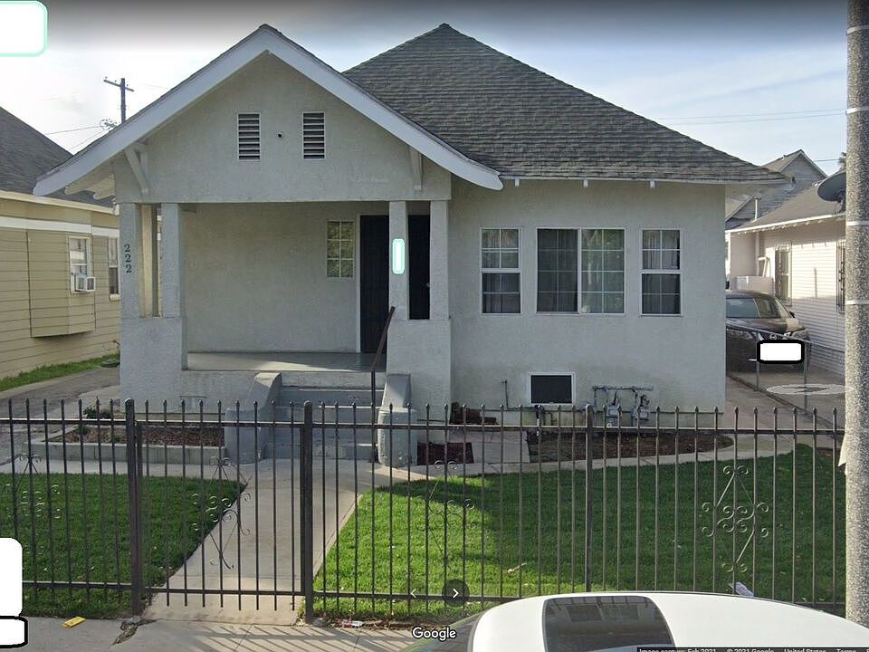 1st image of 220 W 49th St