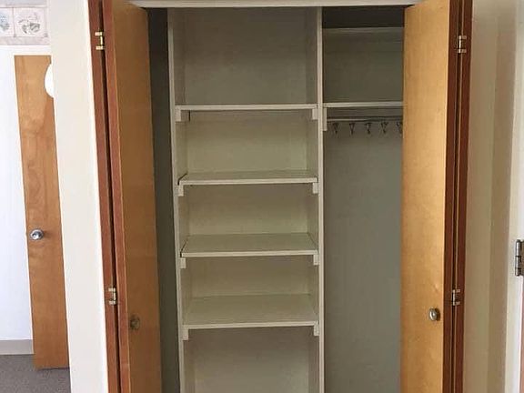 2nd image of 213 Horace Greeley Ave #123
