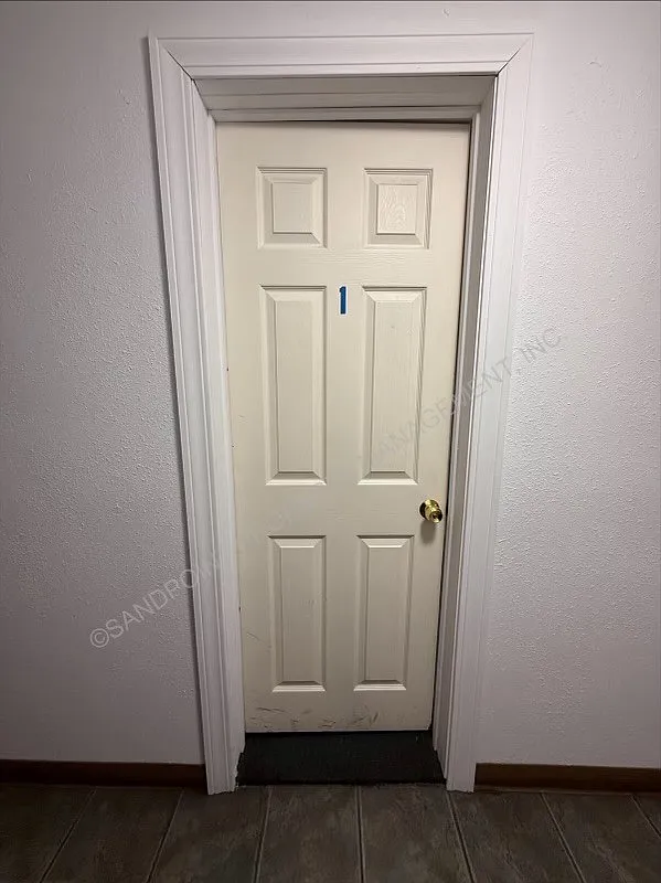 2 bed, 800 sqft, $1,250 — Photo 2