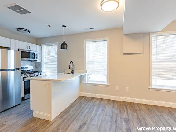 4th image of 399 W 4th St #2