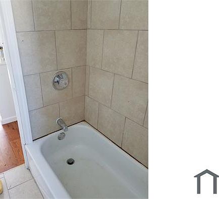 3rd image of 2825 Cantrell St