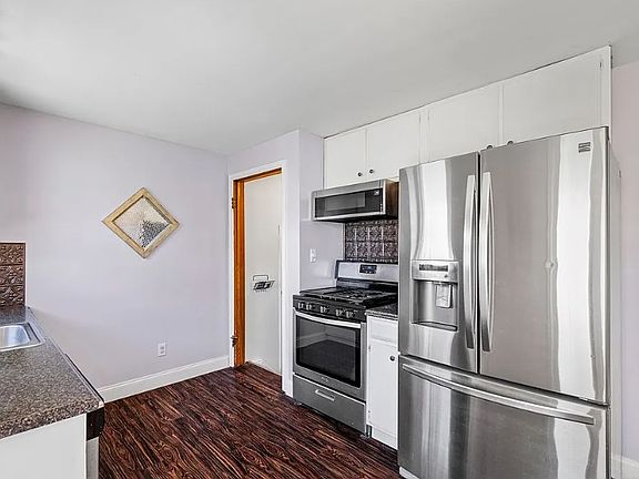 4th image of 150 Saint Lawrence Ave