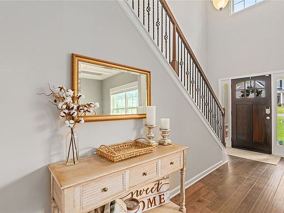 3rd image of 905 Dunkirk Cir