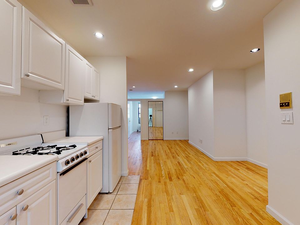 1st image of 224 E 81st St APT 3D