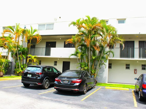 220 NW 87th Ave APT K104, Miami, FL 33172