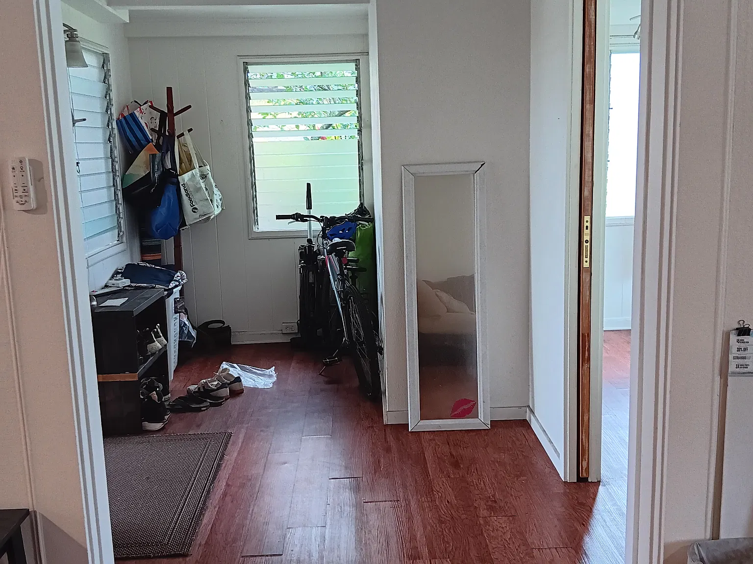 2439 E Manoa Rd — Photo 3