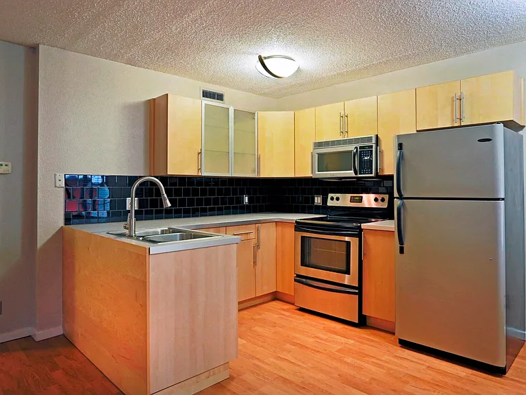 Tambaleo Apartments — Photo 6