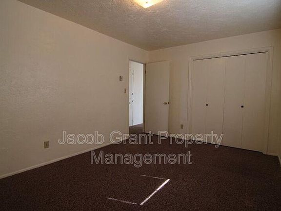 3rd image of 1345 Elizabeth Dr APT 4