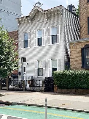 1st image of 2529 Crescent St