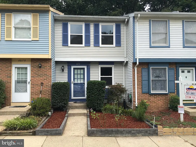8070 Grandview Ct — Photo 1