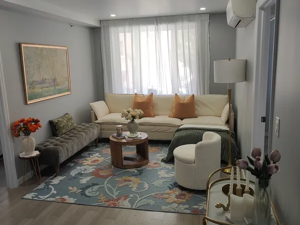 1725 68th Street image 2 of 10