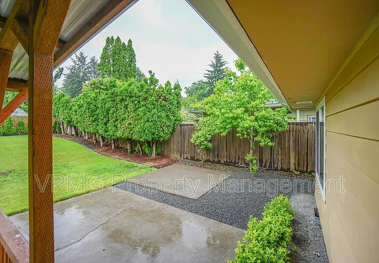 5404 NE 45th St — Photo 33