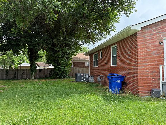 2nd image of 3610 Greenwood Dr