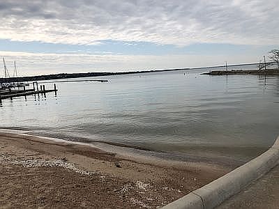 1st image of 440 Yacht Club Dr