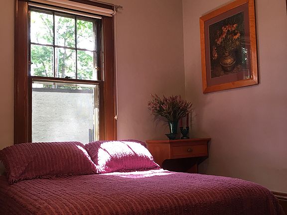 4th image of 2856 Humboldt Ave S