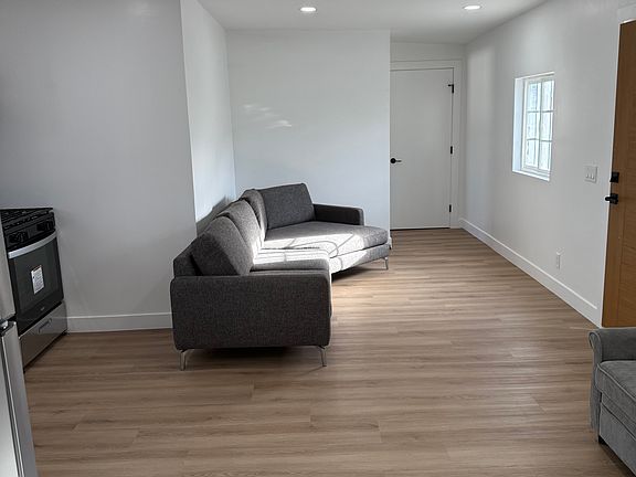 5th image of 2181 Franklin Ave
