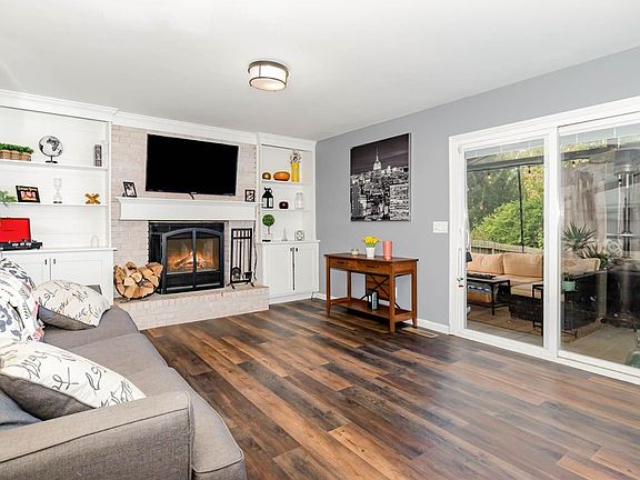 2nd image of 3006 Sovereign Dr