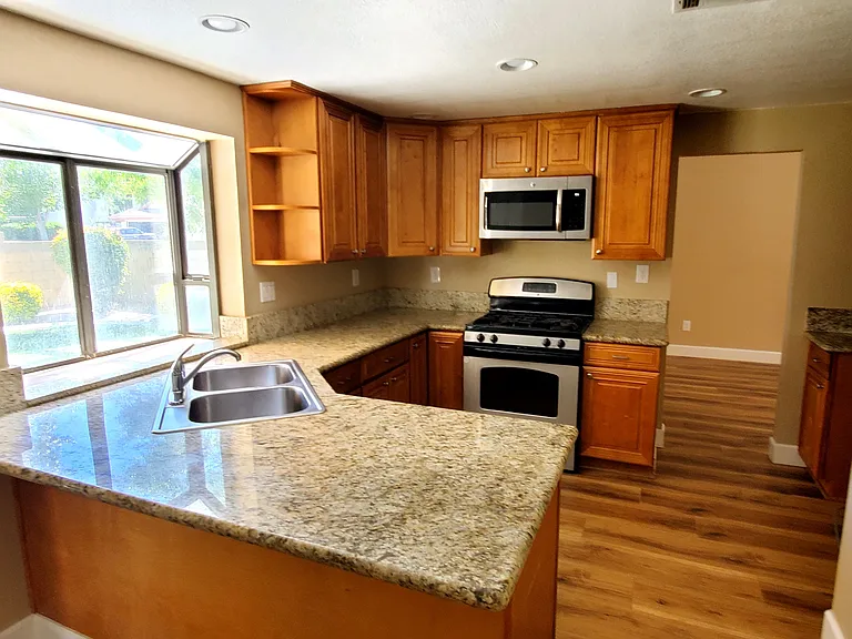 3118 W Avenue J4 — Photo 9