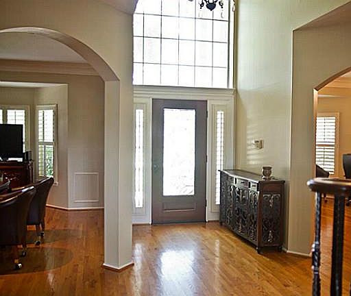 4th image of 3923 Abbeywood Dr