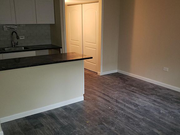 3rd image of 1355 N York St #36