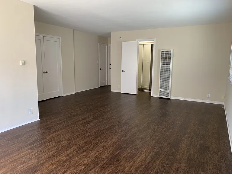 Woodruff Apartments — Photo 17