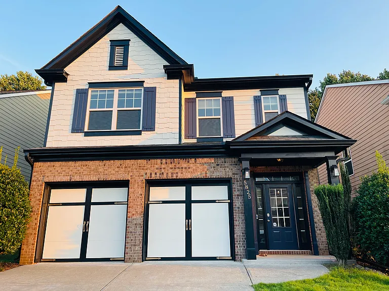 5825 Weddington Dr — Photo 1