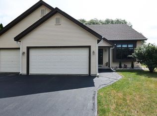 557 Baron Rd, Mukwonago, WI 53149