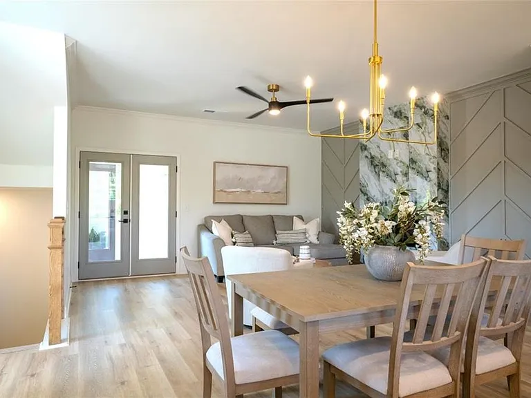 1325 Sydney Dr #5 — Photo 3