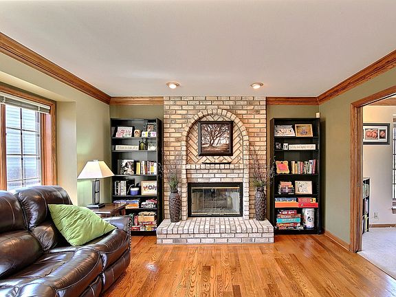 5th image of W151N10192 Windsong Cir W