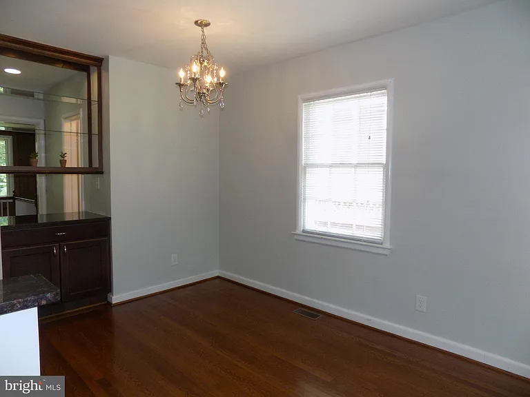 138 S Abingdon St — Photo 5