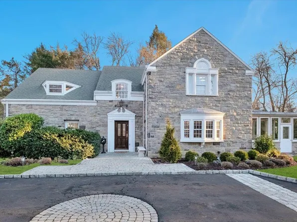 201 Oxford Road, New Rochelle, NY 10804