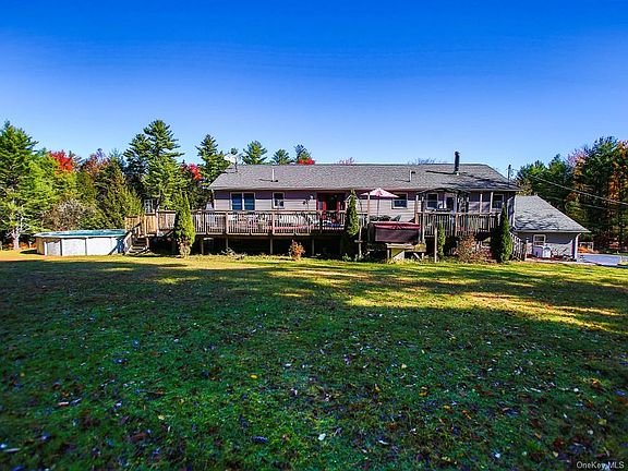 2nd image of 527 Southwoods Dr