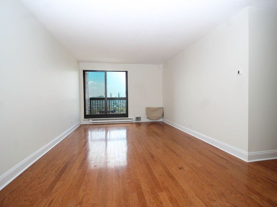 1st image of 1990 Lexington Ave APT 8E