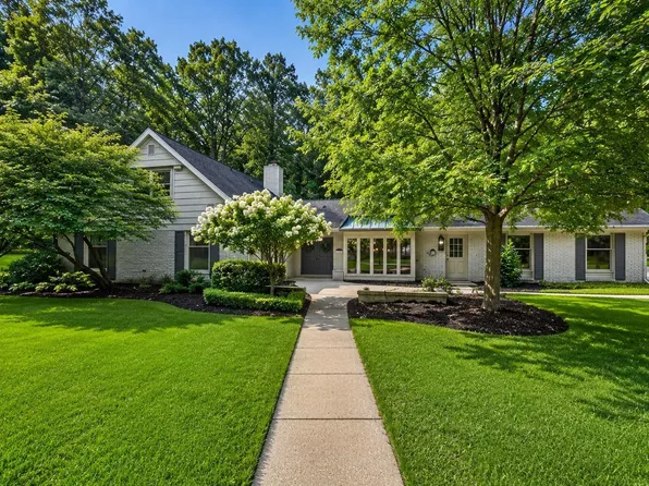 1134 Ridgedale Rd, South Bend, IN 46614