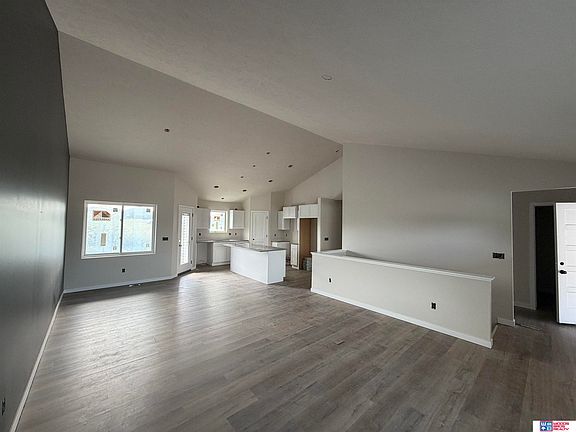 4th image of 9419 S 82nd St