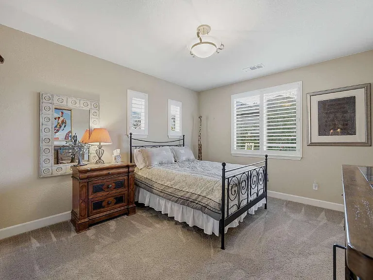 5940 Cour Saint Michelle — Photo 28